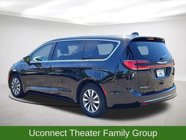 2022 Chrysler Pacifica Hybrid Touring L