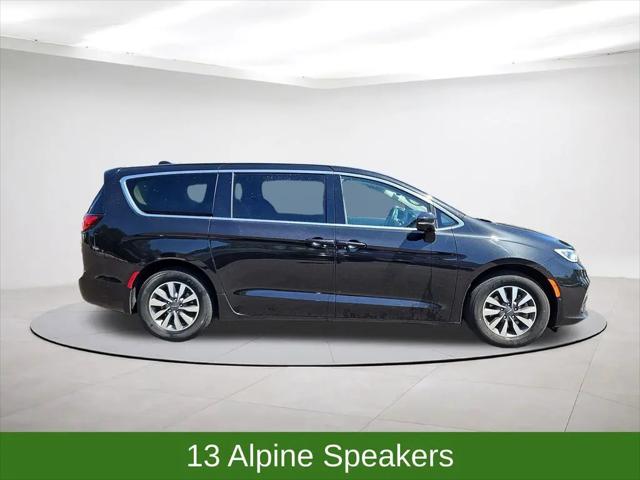 2022 Chrysler Pacifica Hybrid Touring L