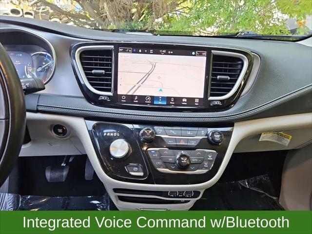 2022 Chrysler Pacifica Hybrid Touring L