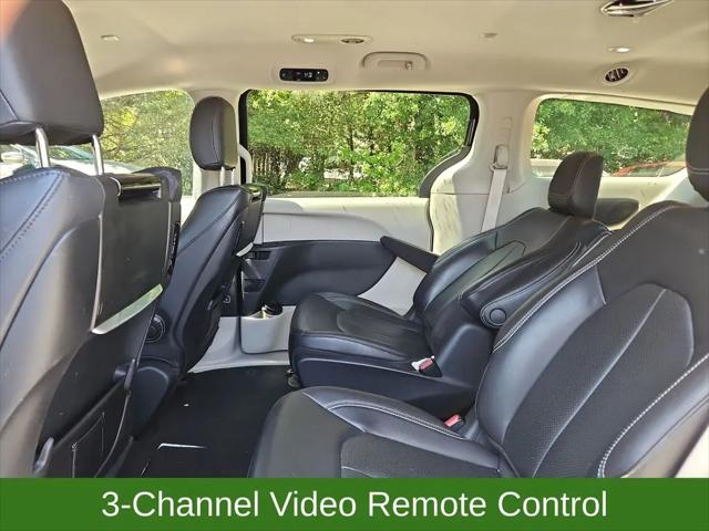2022 Chrysler Pacifica Hybrid Touring L