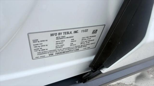 2023 Tesla Model X Standard Range