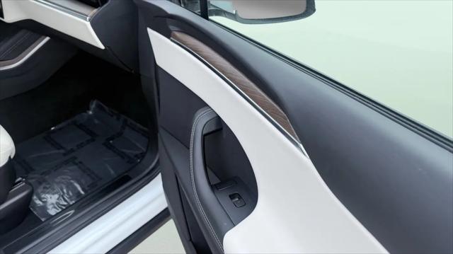 2023 Tesla Model X Standard Range