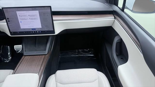 2023 Tesla Model X Standard Range