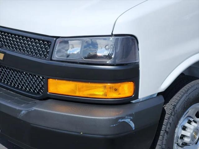 2026 Chevrolet Express Cargo Van 2500 Regular Wheelbase, WT, RWD