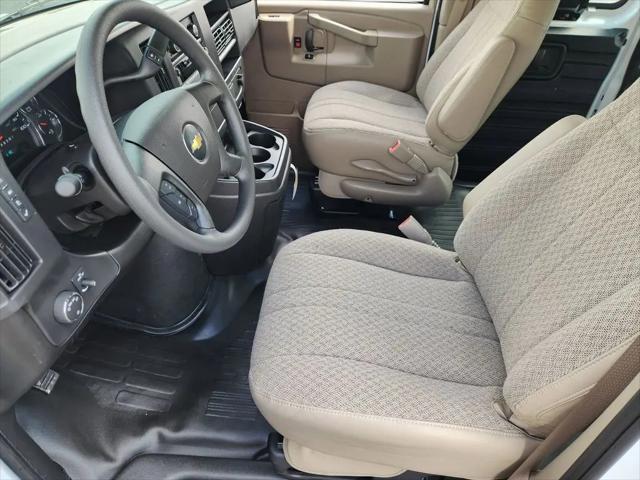 2026 Chevrolet Express Cargo Van 2500 Regular Wheelbase, WT, RWD