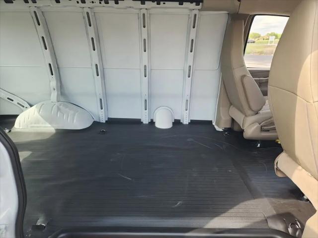 2026 Chevrolet Express Cargo Van 2500 Regular Wheelbase, WT, RWD