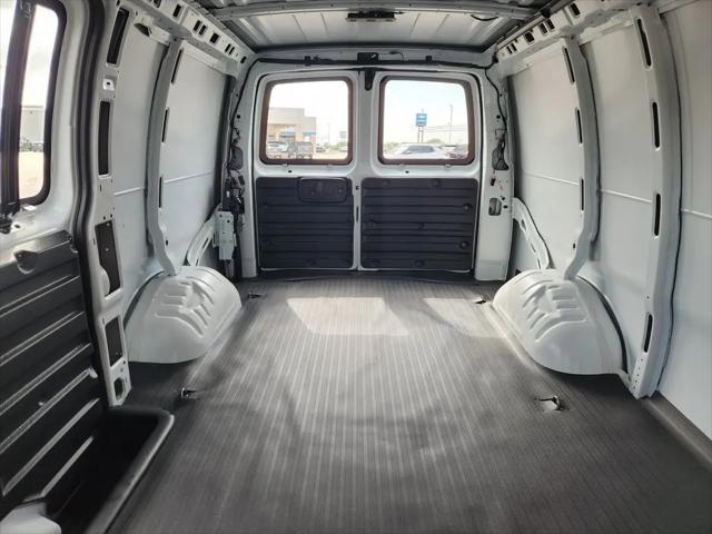 2026 Chevrolet Express Cargo Van 2500 Regular Wheelbase, WT, RWD