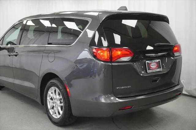 2023 Chrysler Voyager LX