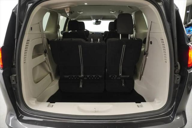 2023 Chrysler Voyager LX