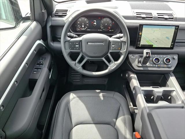 2025 Land Rover Defender 110 P400 X-Dynamic SE