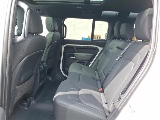 2025 Land Rover Defender 110 P400 X-Dynamic SE