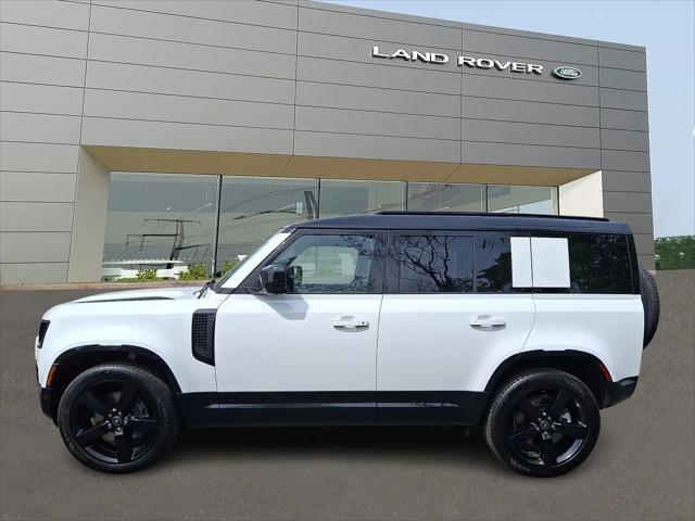 2025 Land Rover Defender 110 P400 X-Dynamic SE