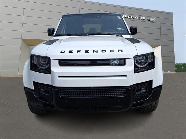 2025 Land Rover Defender 110 P400 X-Dynamic SE