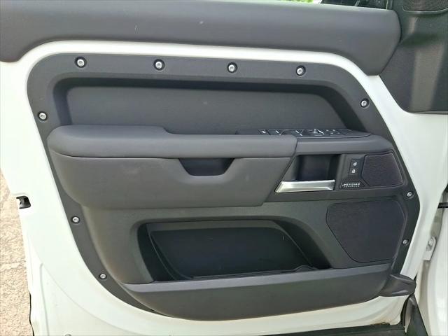 2025 Land Rover Defender 110 P400 X-Dynamic SE