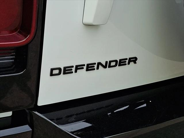 2025 Land Rover Defender 110 P400 X-Dynamic SE