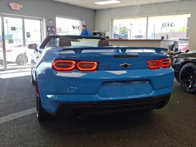 2022 Chevrolet Camaro RWD Convertible 2LT