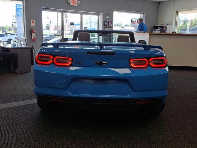 2022 Chevrolet Camaro RWD Convertible 2LT