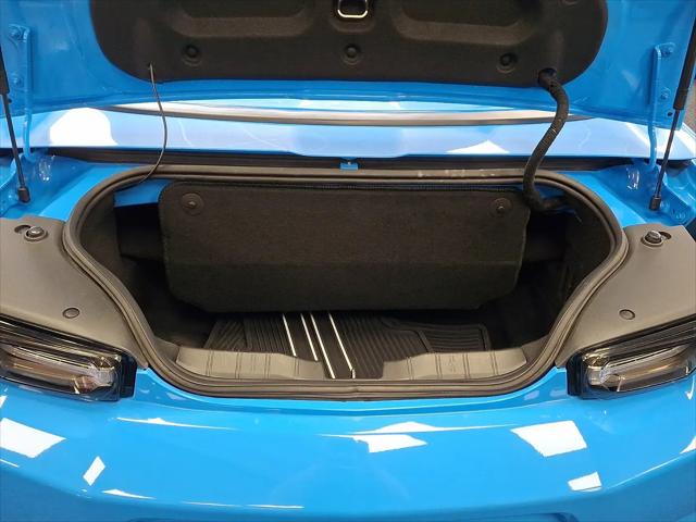 2022 Chevrolet Camaro RWD Convertible 2LT
