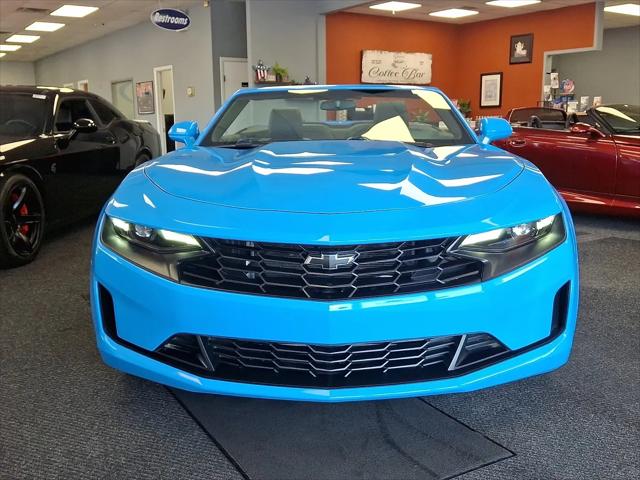 2022 Chevrolet Camaro RWD Convertible 2LT