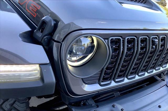 2024 Jeep Gladiator Sport