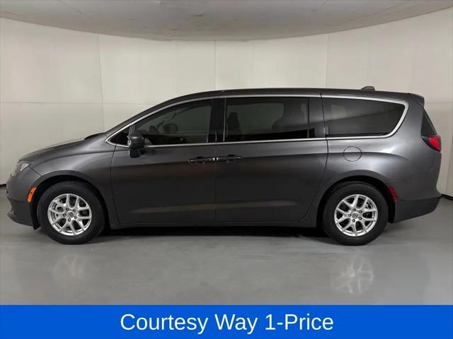 2022 Chrysler Voyager LX