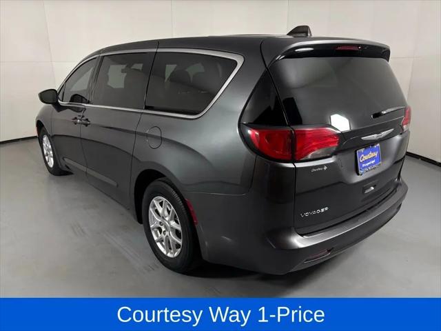 2022 Chrysler Voyager LX