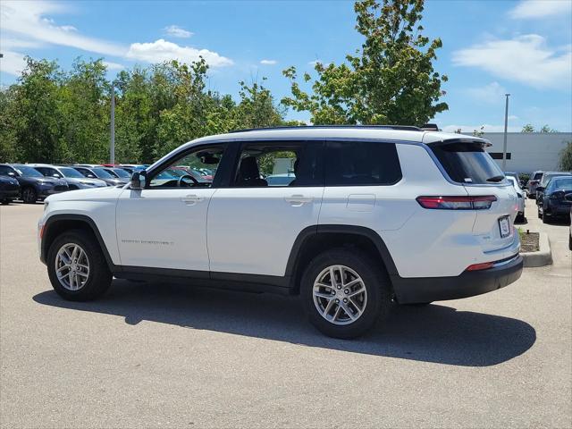 2023 Jeep Grand Cherokee L Laredo 4x4