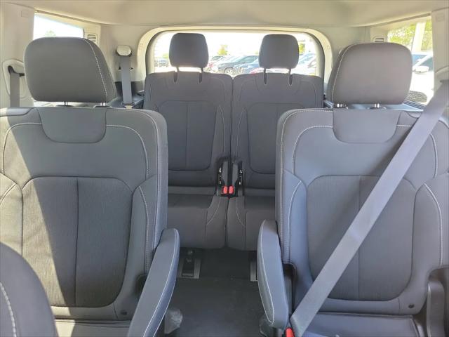 2023 Jeep Grand Cherokee L Laredo 4x4