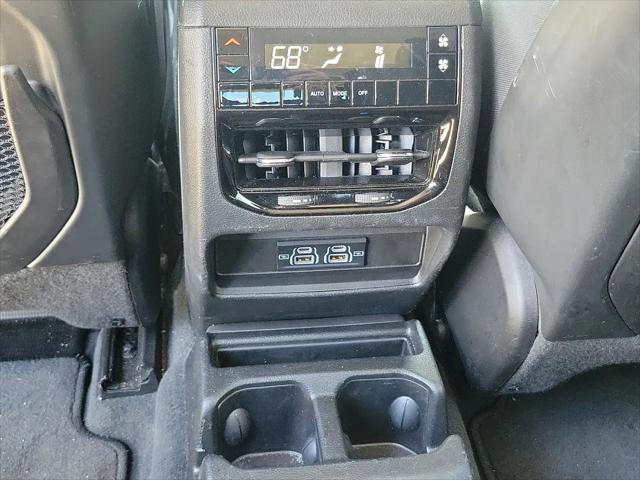 2023 Jeep Grand Cherokee L Laredo 4x4
