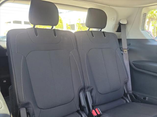 2023 Jeep Grand Cherokee L Laredo 4x4