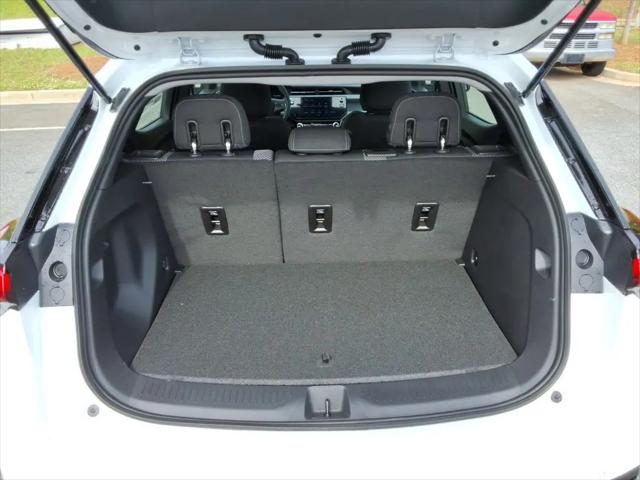 2027 Chevrolet Bolt LT FWD