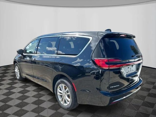 2026 Chrysler Pacifica Select AWD