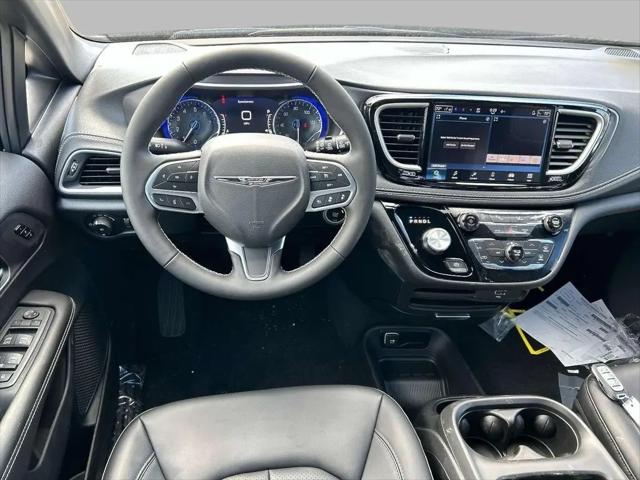 2026 Chrysler Pacifica Select AWD