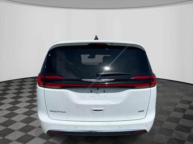 2026 Chrysler Pacifica Select AWD