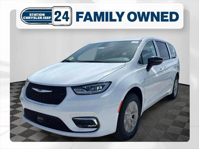 2026 Chrysler Pacifica Select AWD for sale in Mansfield, MA