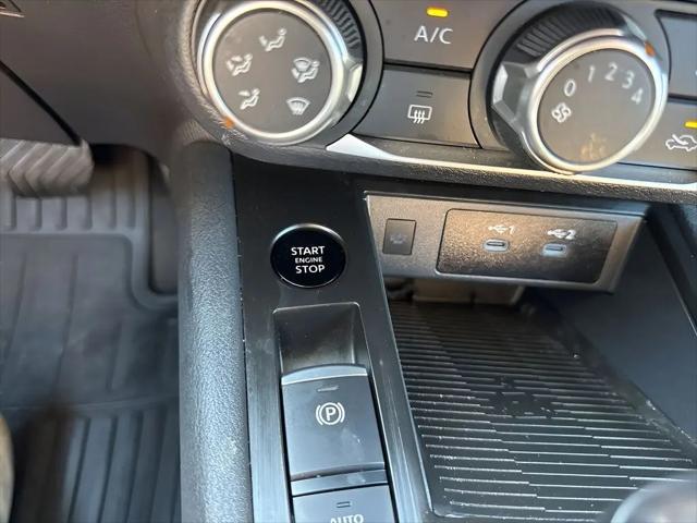 2025 Nissan Kicks SV FWD