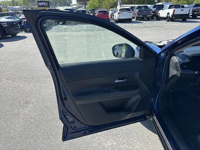 2025 Nissan Kicks SV FWD