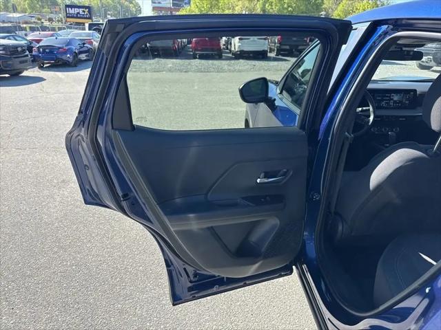 2025 Nissan Kicks SV FWD