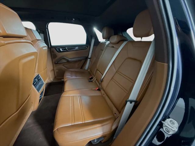 2023 Porsche Cayenne Platinum Edition