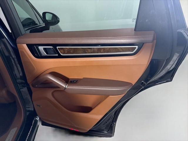 2023 Porsche Cayenne Platinum Edition