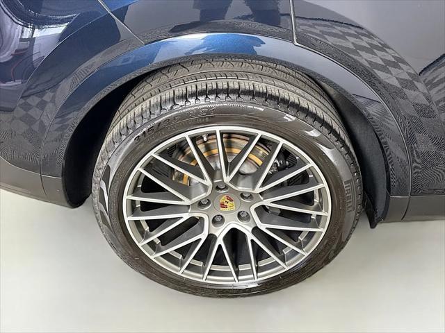 2023 Porsche Cayenne Platinum Edition