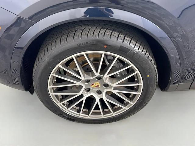 2023 Porsche Cayenne Platinum Edition