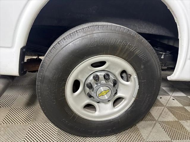2024 Chevrolet Express Passenger RWD 3500 Extended Wheelbase LT