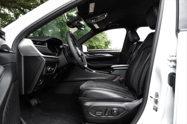 2023 Jeep Grand Cherokee L Altitude 4x2