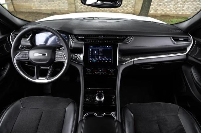 2023 Jeep Grand Cherokee L Altitude 4x2