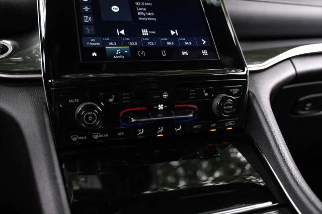 2023 Jeep Grand Cherokee L Altitude 4x2
