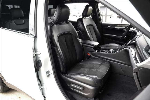 2023 Jeep Grand Cherokee L Altitude 4x2
