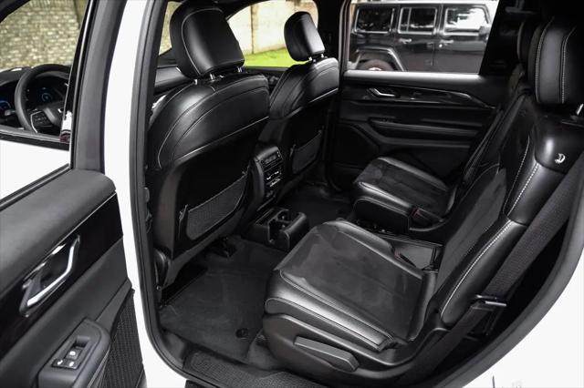 2023 Jeep Grand Cherokee L Altitude 4x2