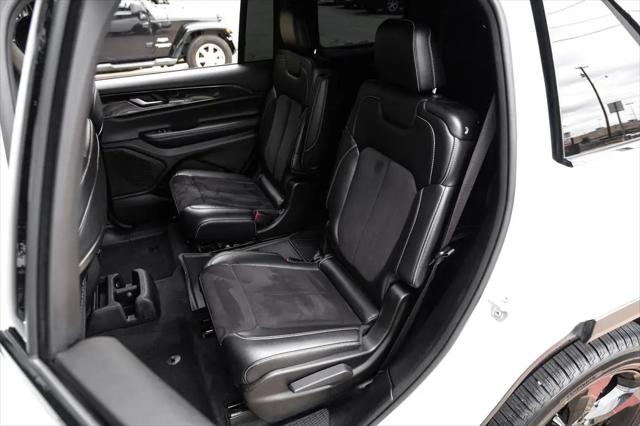 2023 Jeep Grand Cherokee L Altitude 4x2