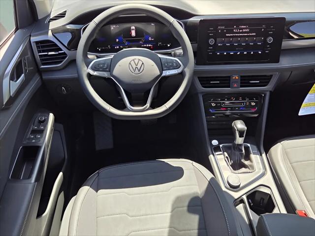 2026 Volkswagen Taos SE Black